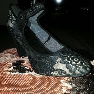 Brand New IMO Women's lace pump heel shoe